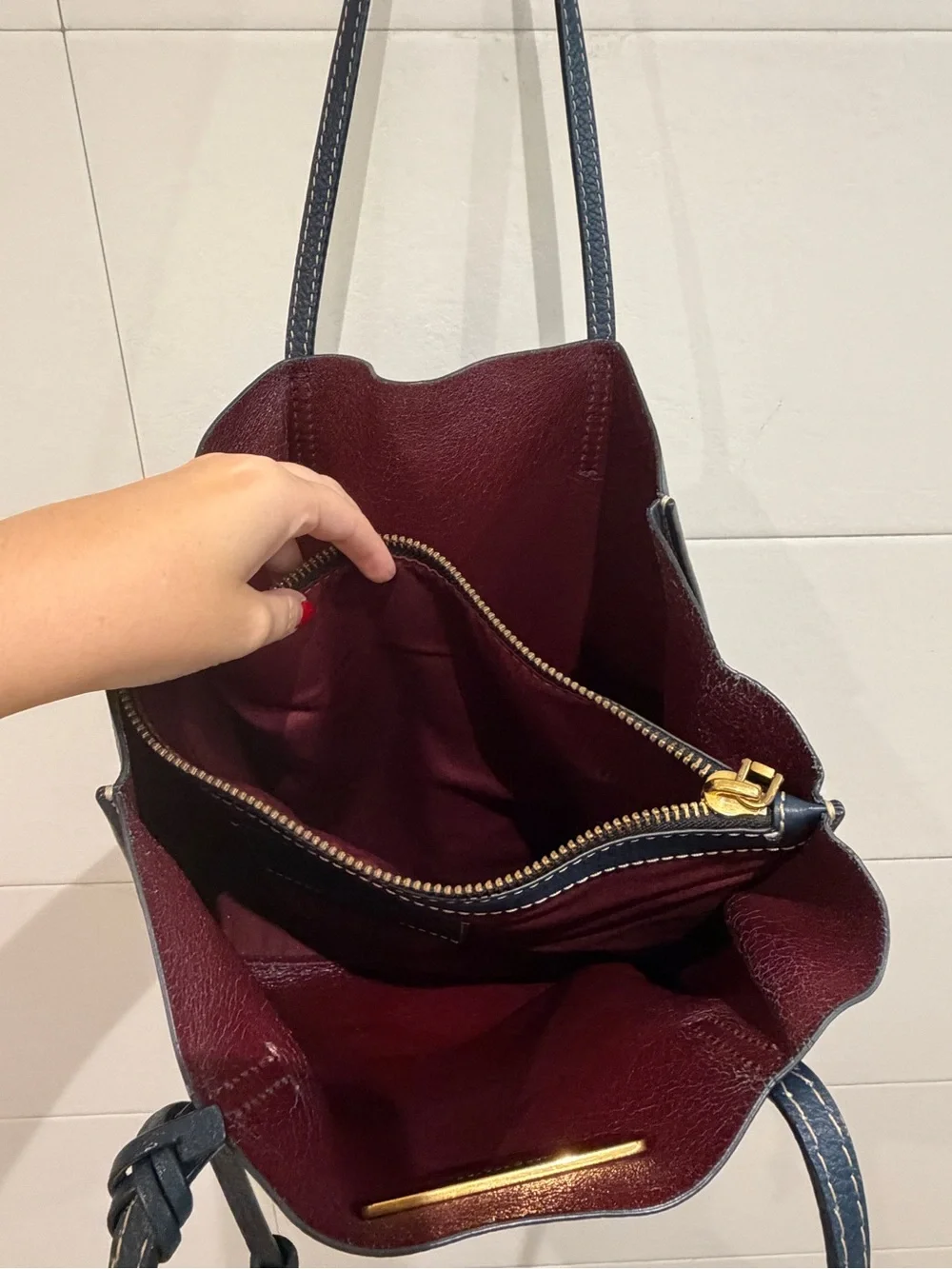 Marc Jacobs The Grind East/West Leather Navy Tote
